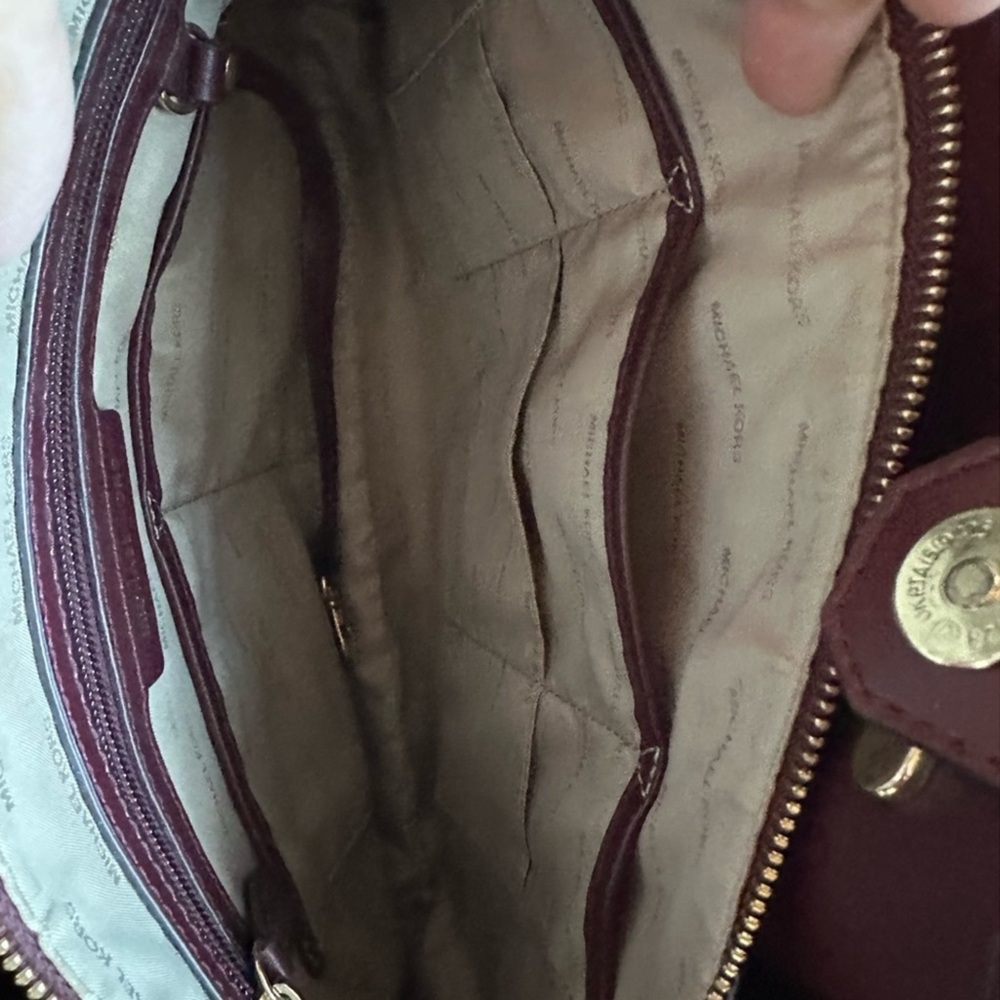 Michael Kors Mercer Bag - Picture 4 of 6